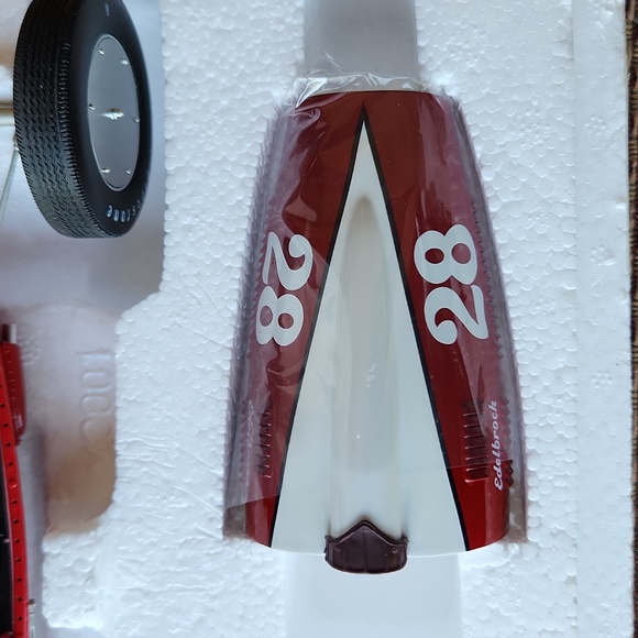 SO-CAL Speed Shop Belly Tanker 1:18 scale - Picture 4 of 16